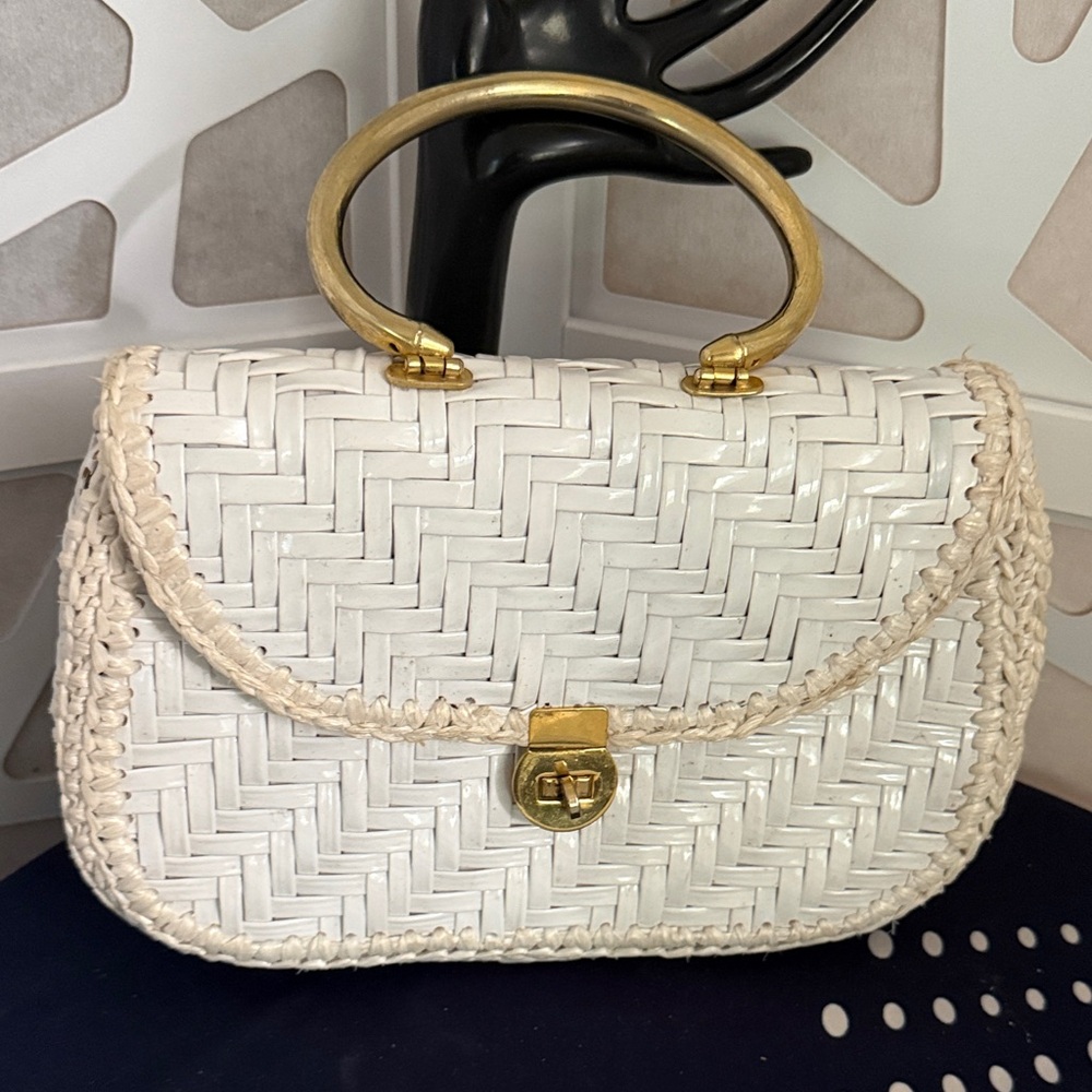 Elegant Vintage White Woven Handbag with Gold Accents